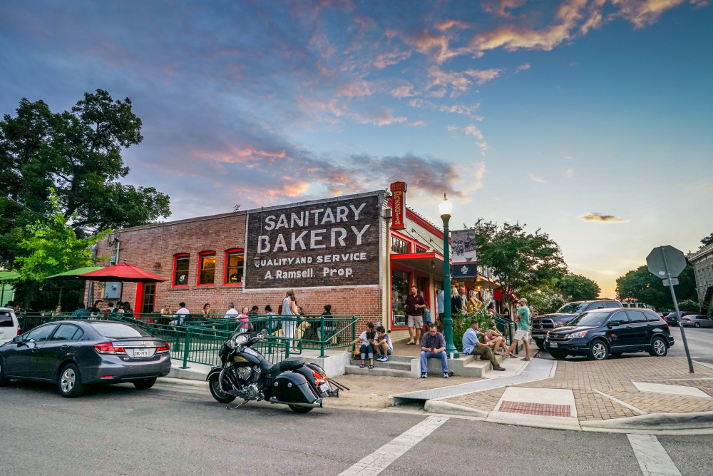 Why You Need a Dog Pooper Scooper Living in Georgetown, TX